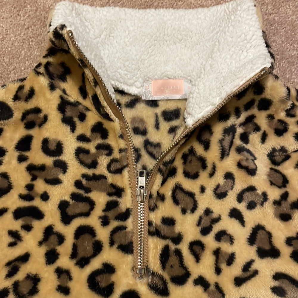 Leopard Print Sherpa - Picture 2 of 5